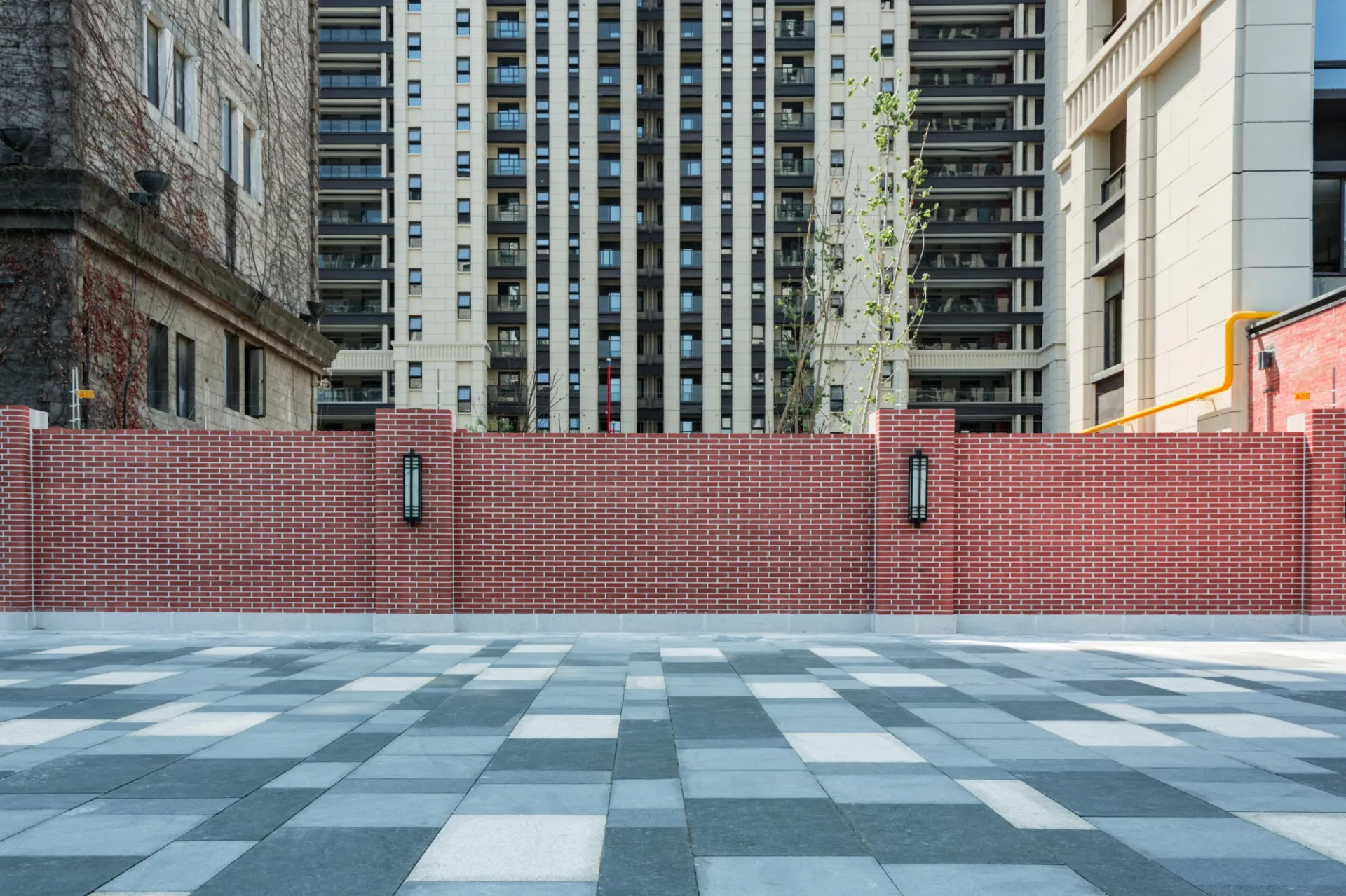 Шукаємо блогерів для реклами плитки